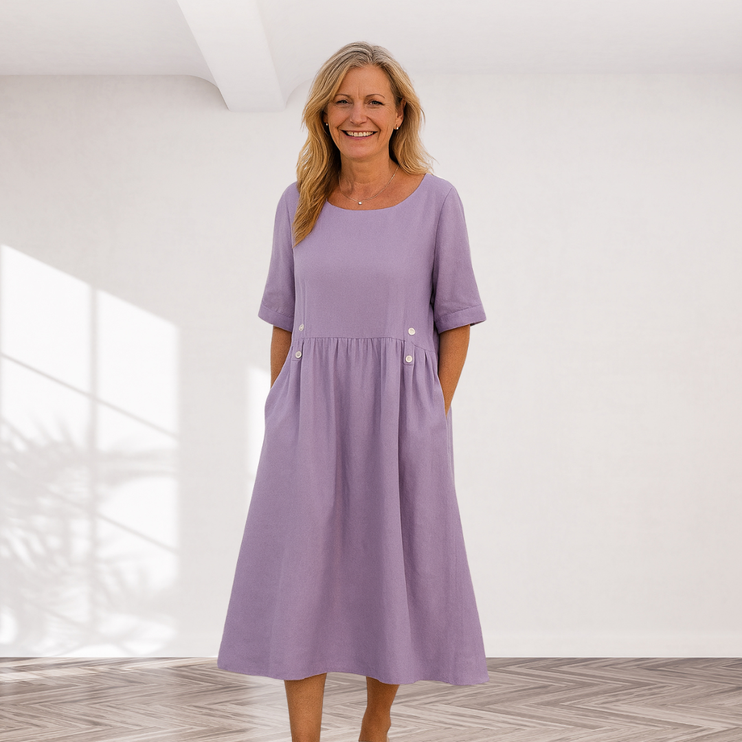Sofia – Rochie cu Siluetă Liberă și Detalii Elegante cu Nasturi & Buzunare