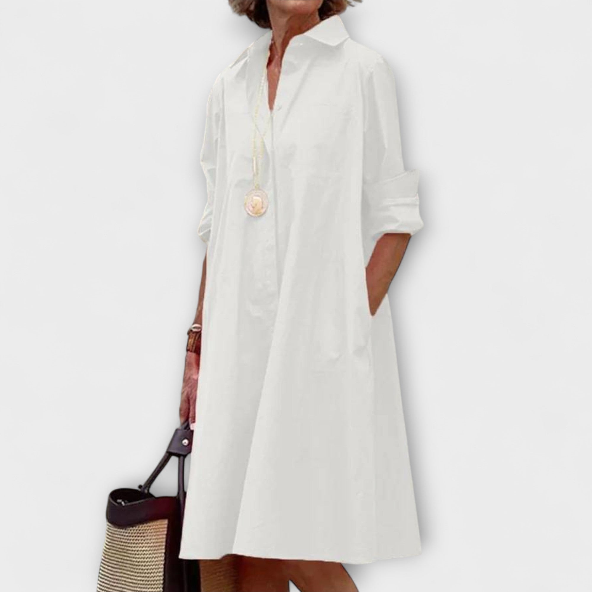 Rochie modernă cu guler și mâneci trei sferturi