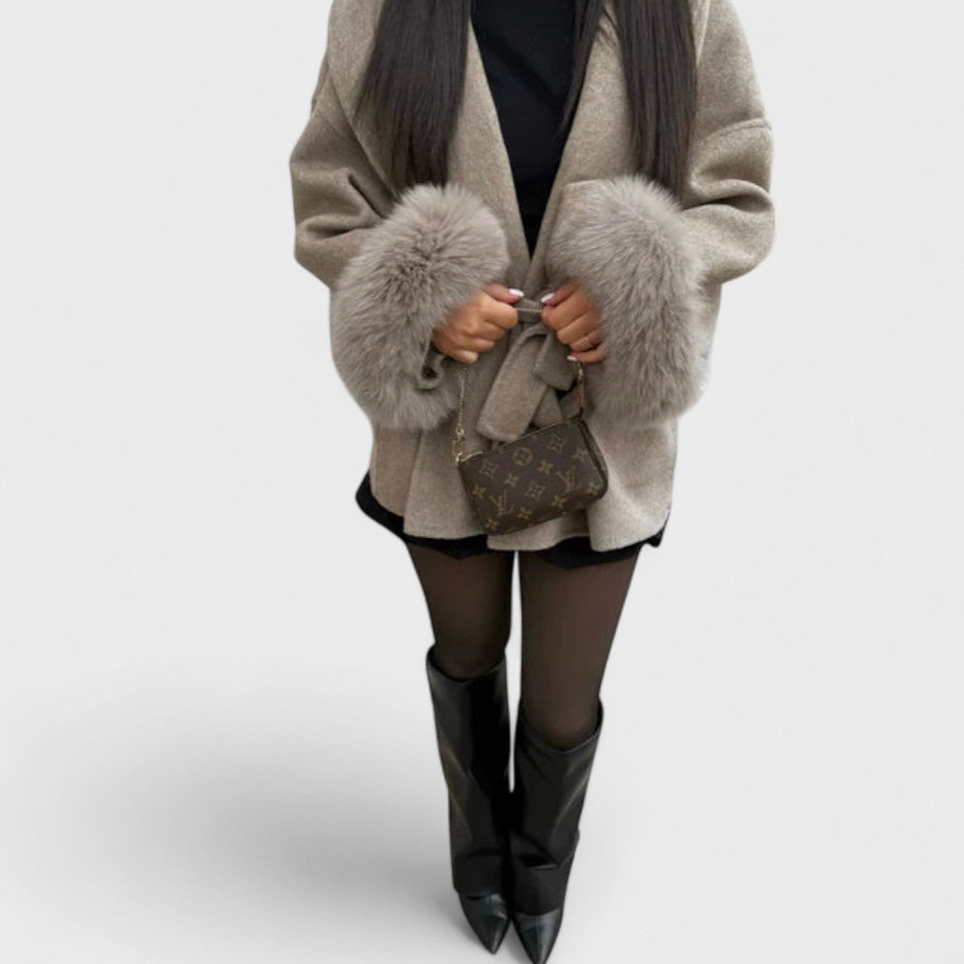 Woolcat – Palton elegant cu detalii din blană ecologică