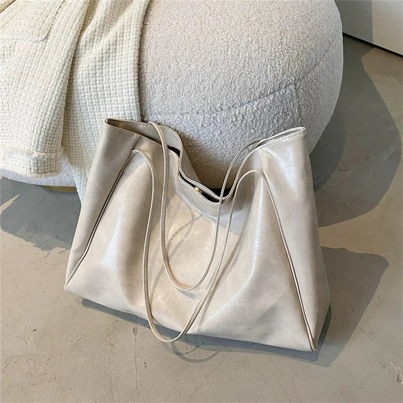 lisa™ – geantă tote maro spațioasă din material cu aspect de piele