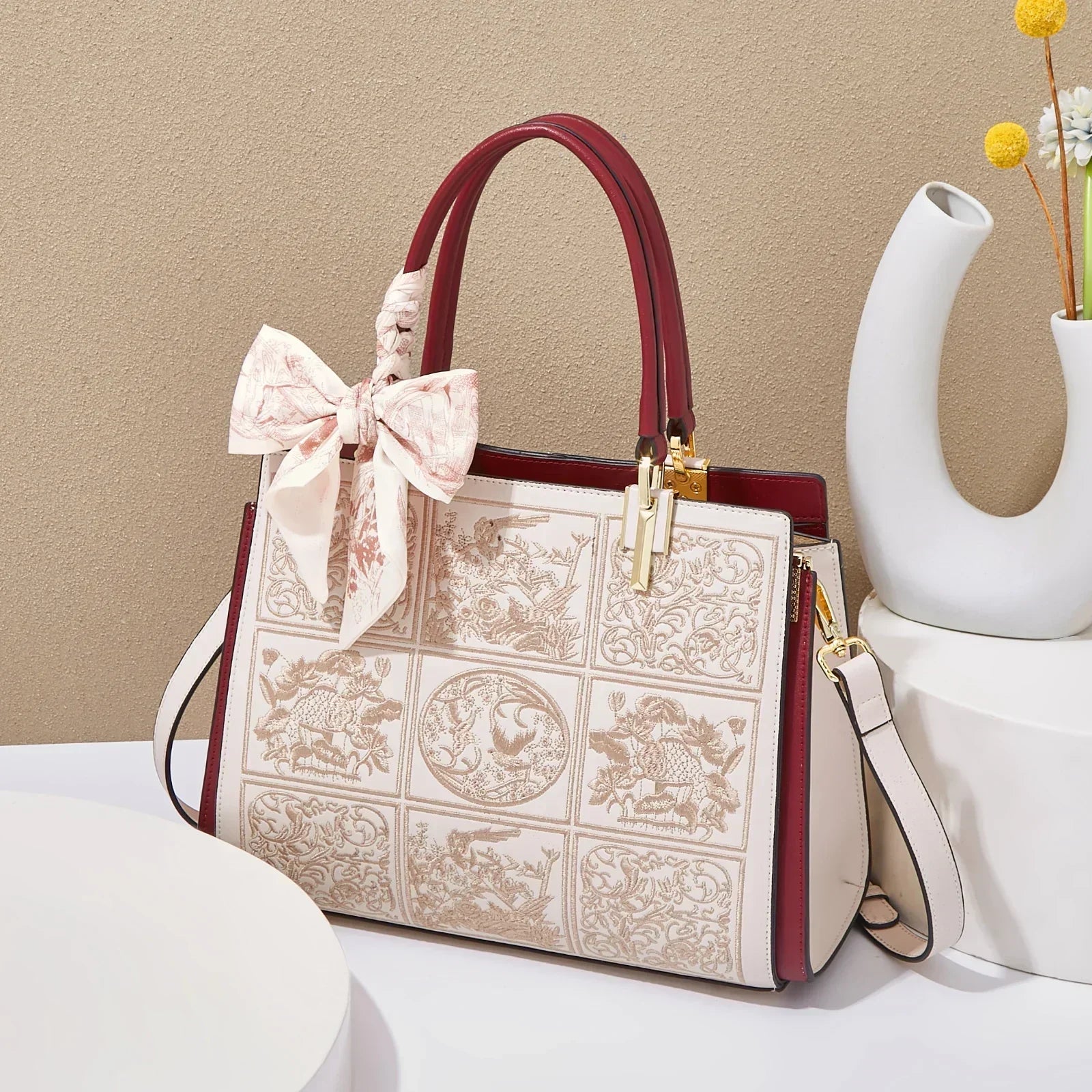 sylvia™ – geantă crossbody unică cu broderie și detaliu în formă de fundă
