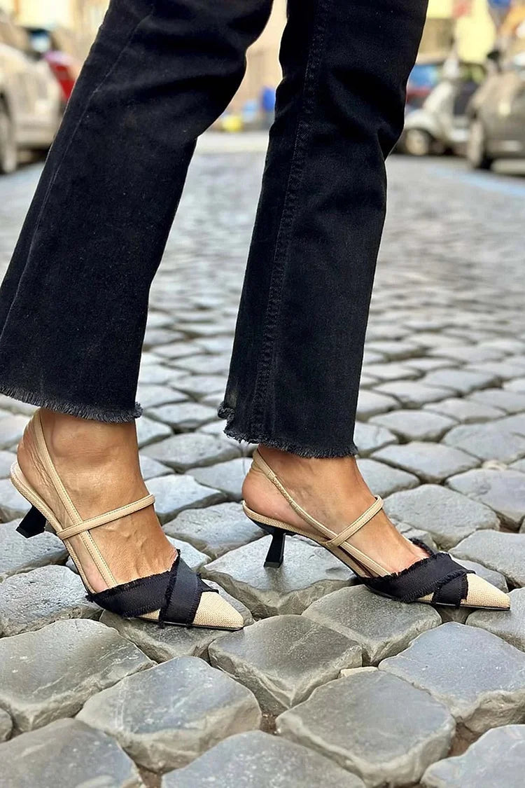 "Clara™ | Pantofi Eleganți cu Toc Înalt" can be rewritten as "Clara™ | Pantofi Chic cu Toc Înalt".