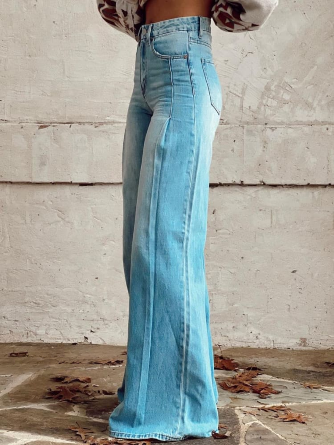 Dorotea - Pantaloni Eleganți și Timpuri