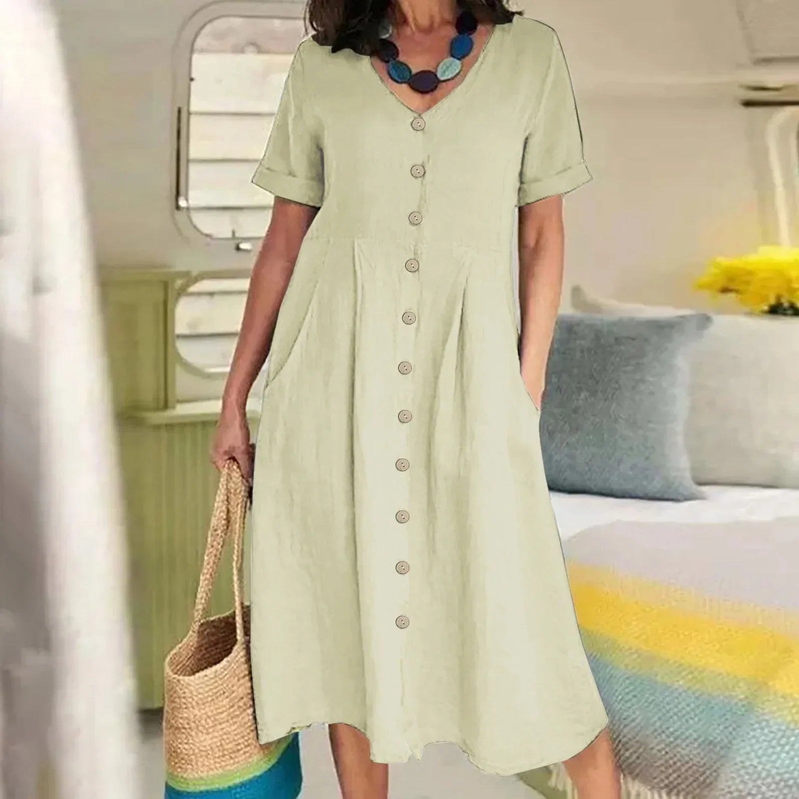 Sofia – Rochie cu Nasturi și Eleganță de Vară