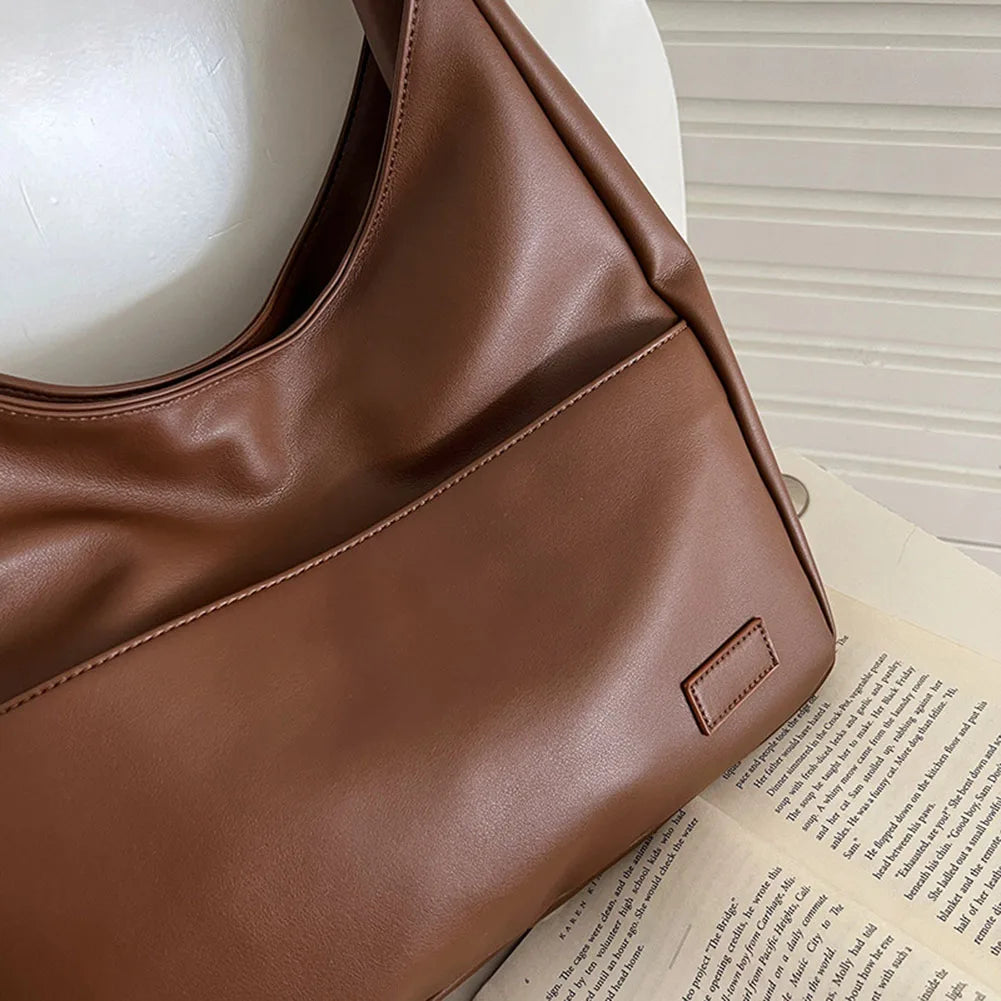 liv™ – geantă hobo relaxată cu aspect de piele