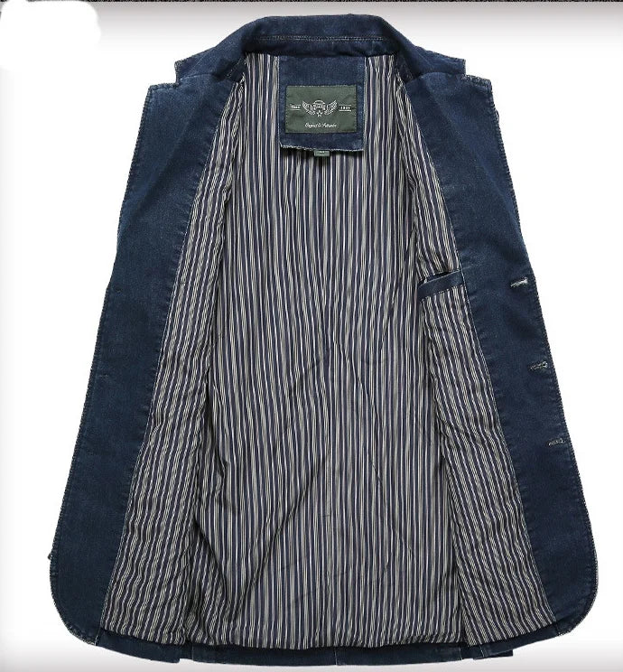 Jean: Eleganță casual cu acest blazer din denim pentru bărbați, perfect pentru orice ocazie.