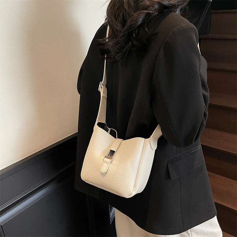 iris™ – genți bucket moderne din piele ecologică