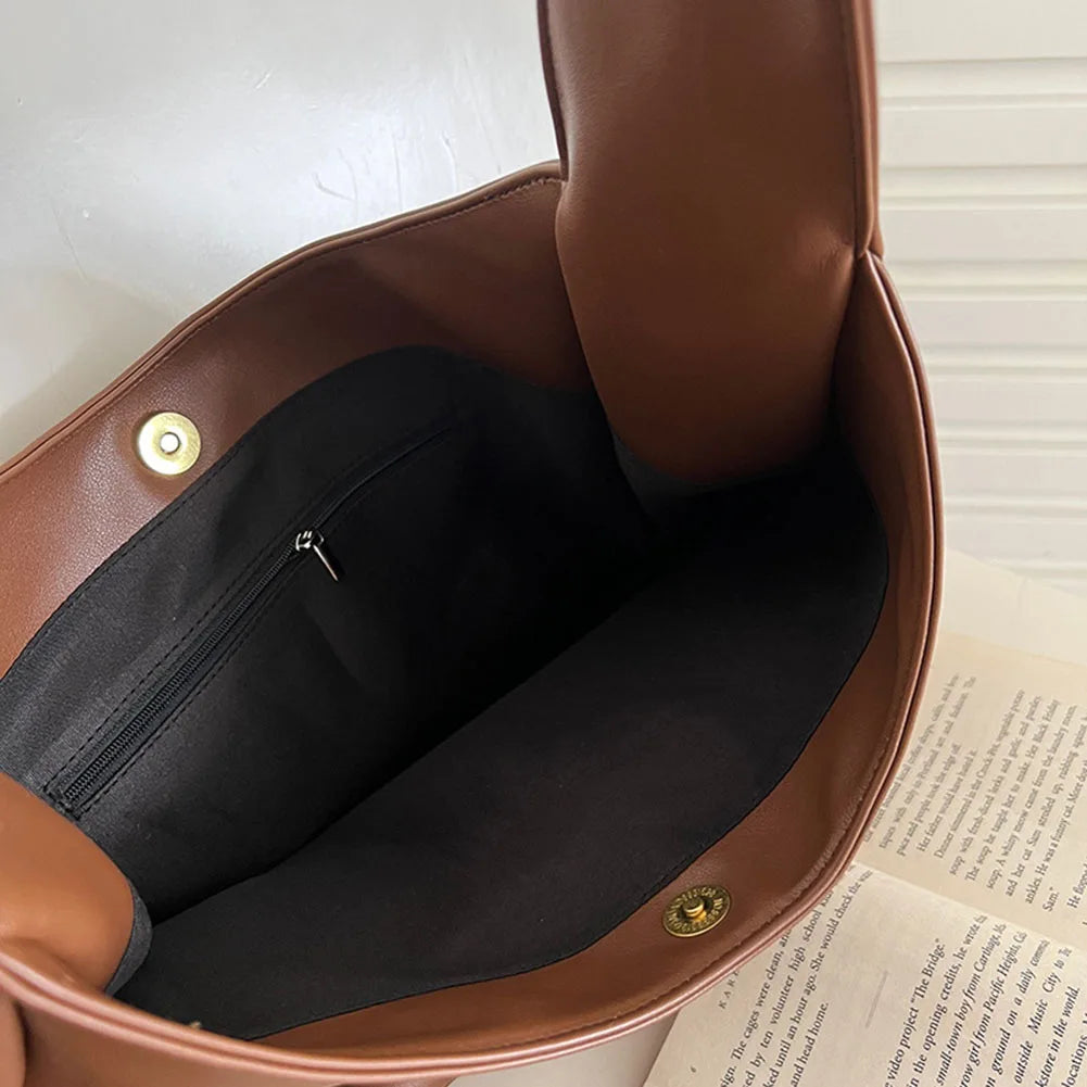liv™ – geantă hobo relaxată cu aspect de piele