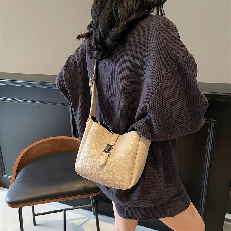 iris™ – genți bucket moderne din piele ecologică