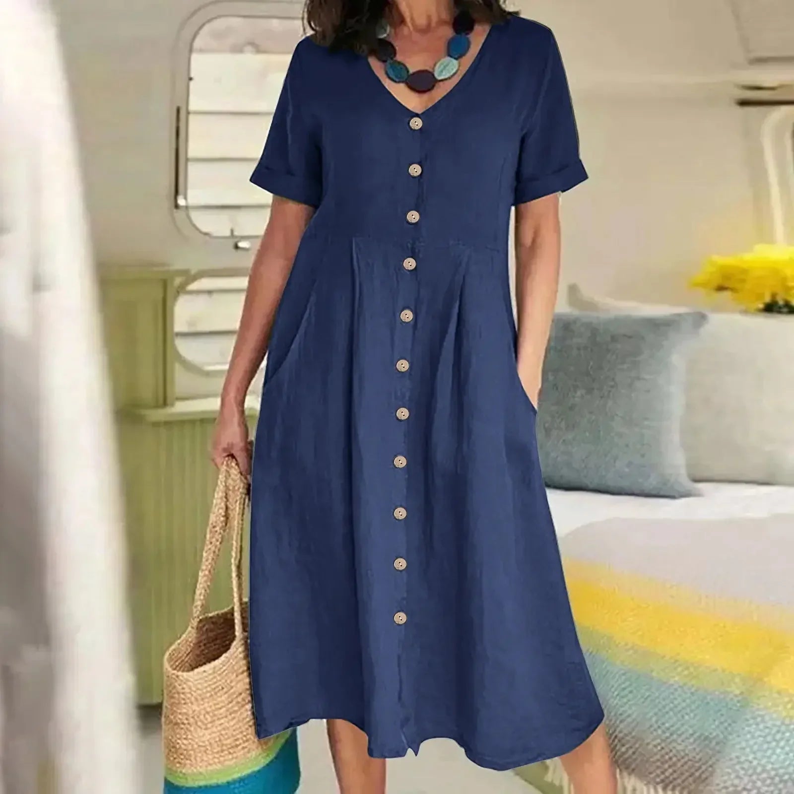 Sofia – Rochie cu Nasturi și Eleganță de Vară