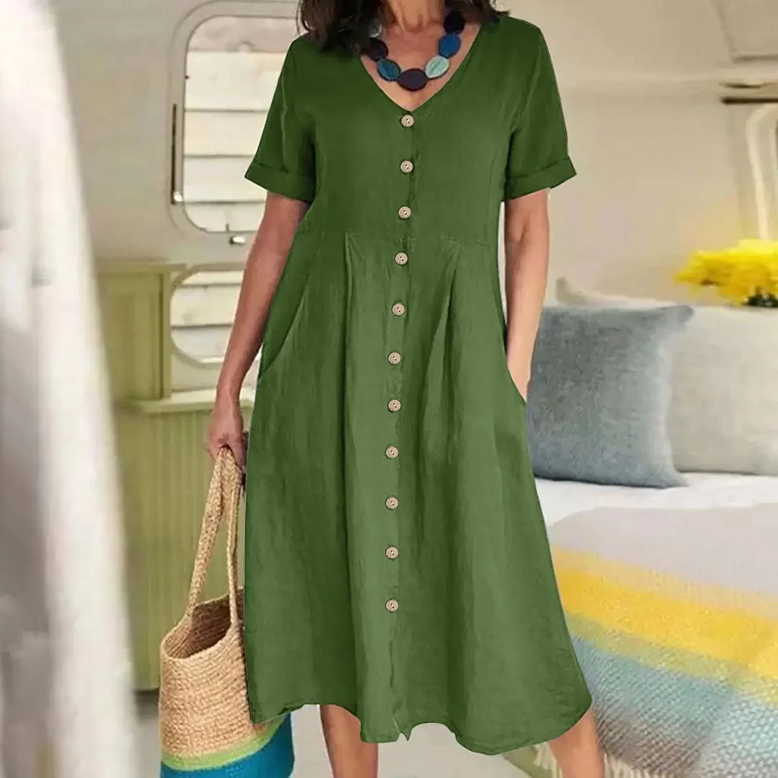 Sofia – Rochie cu Nasturi și Eleganță de Vară