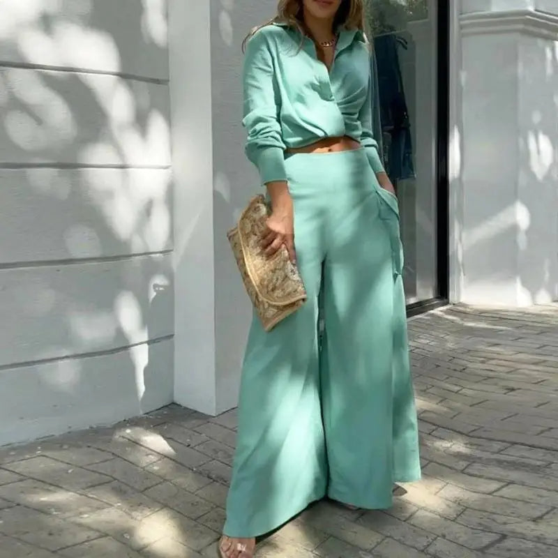 Compleu de vară cu cămașă legată și pantaloni palazzo cu talie înaltă